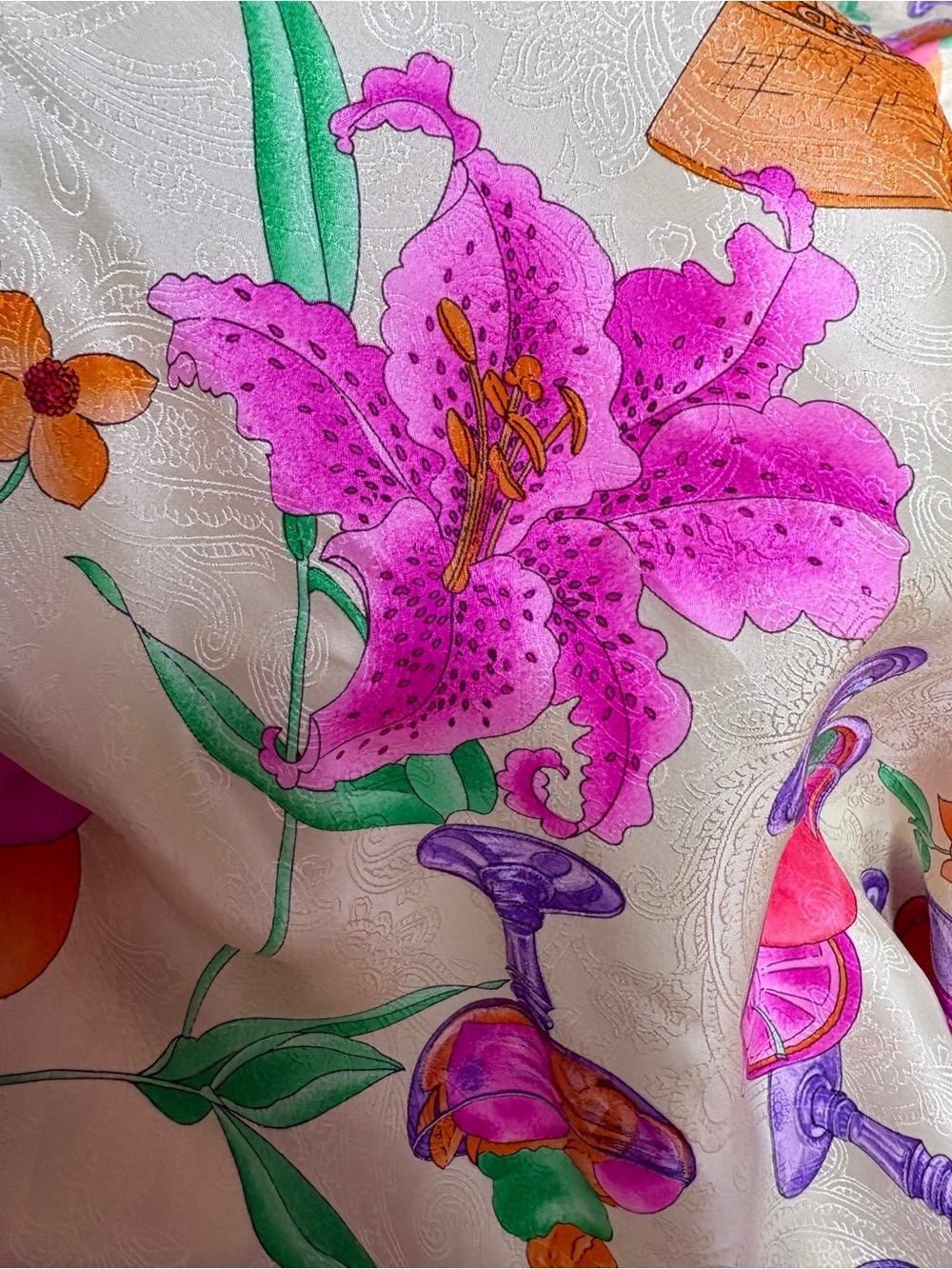 RARE Collectable Silk Leonard Paris Fabric (2 yards) - Picture 7 of 11